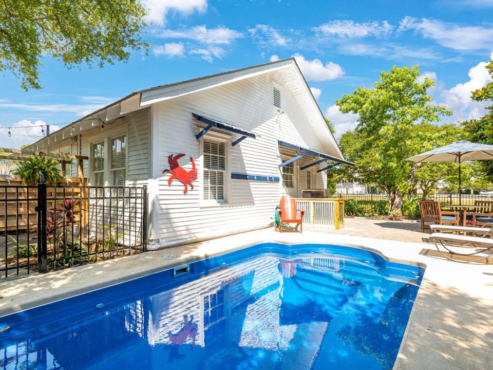 Beach Bum Inn House in Tybee Island
