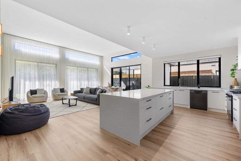 Once Upon A Tide Linen included House in Inverloch