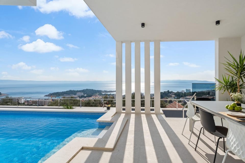 BBQ facilities, Balcony/Terrace, air conditioner