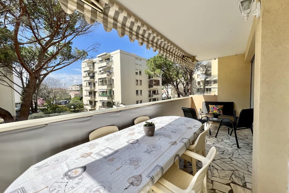 Bright and quiet apartment near the sea Apartment in Saint-Raphael