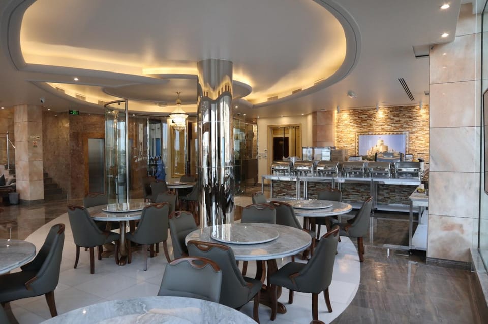 Banquet/Function facilities, Seating area