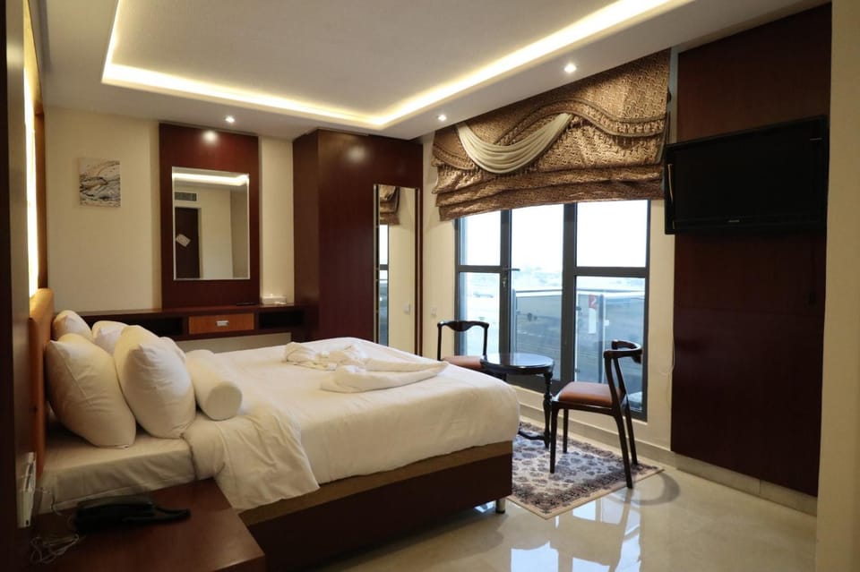 group of guests, cot, VIP, wardrobe, laundry, acessibility