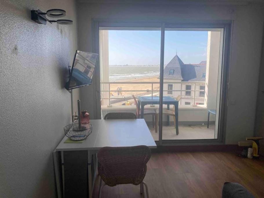 Vue mer exceptionnelle - Studio cosy 4 pers avec balcon, accès plage direct Apartment in Pornichet