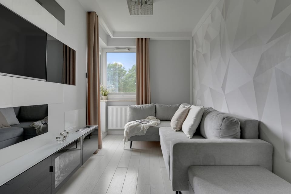 TV and multimedia, Living room, Seating area, Evening entertainment