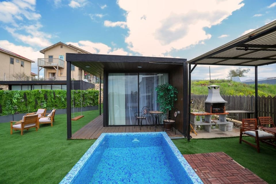BBQ facilities, Swimming pool