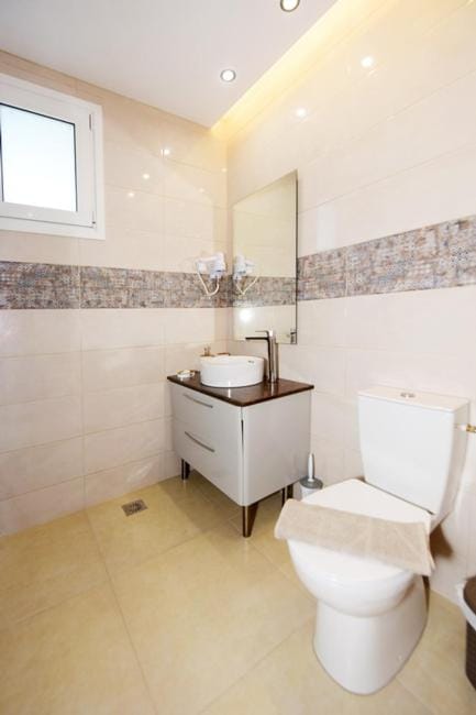 Elli Garden View - Spacious Fully Equipped Apartment Apartment in Kremasti