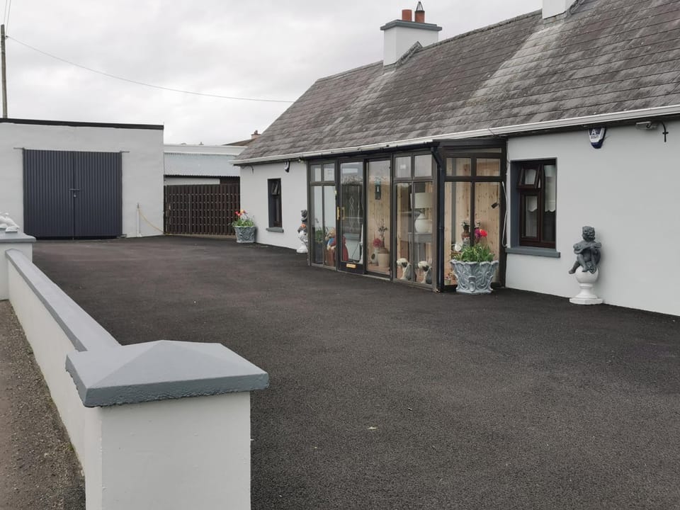 Property building, Day