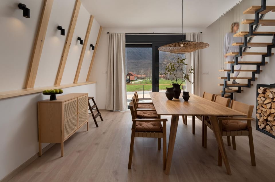 Seating area, Dining area