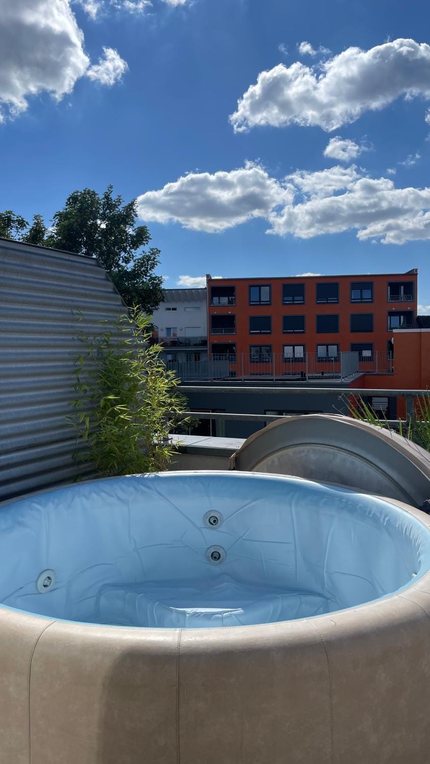 Natural landscape, Hot Tub, Swimming pool