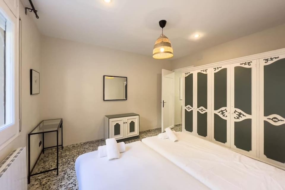 BeBarceloner Eixample Apartments - 3 bedrooms Apartment in Barcelona