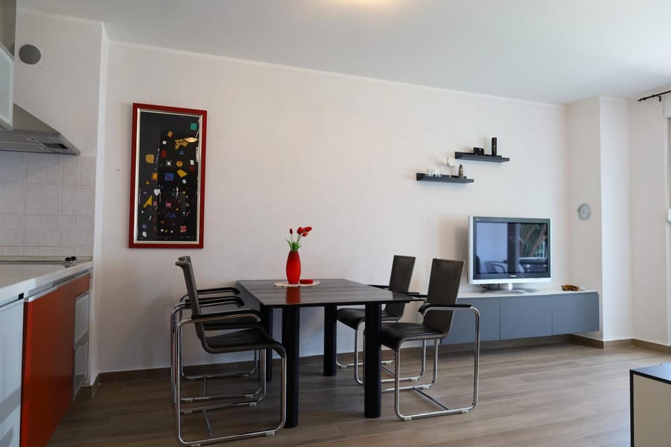 TV and multimedia, Dining area