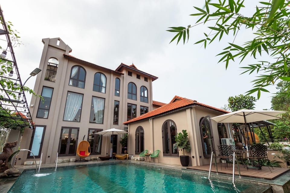 Property building, Swimming pool