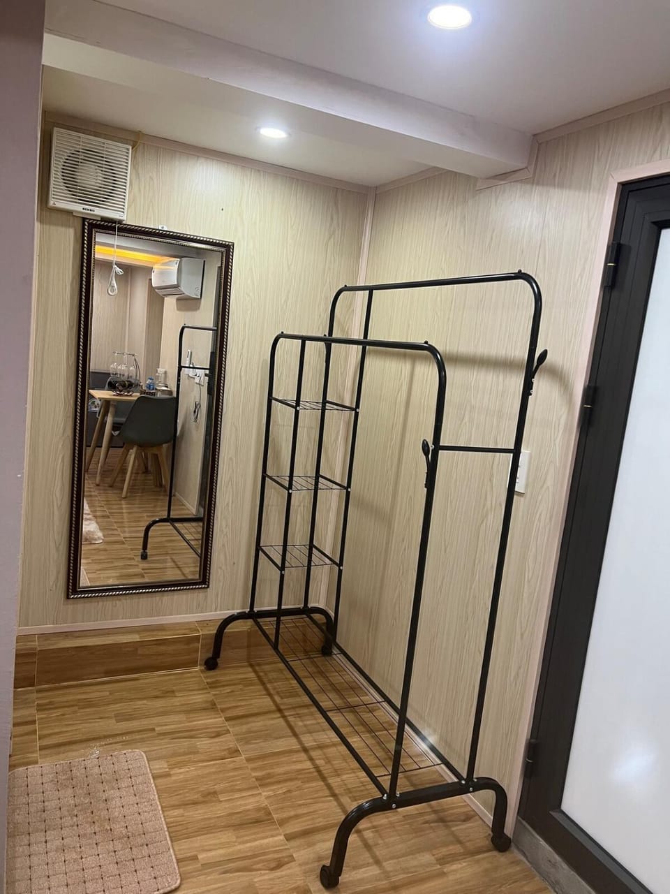 Sunflower Homestay Hai Phong Apartment in Laos