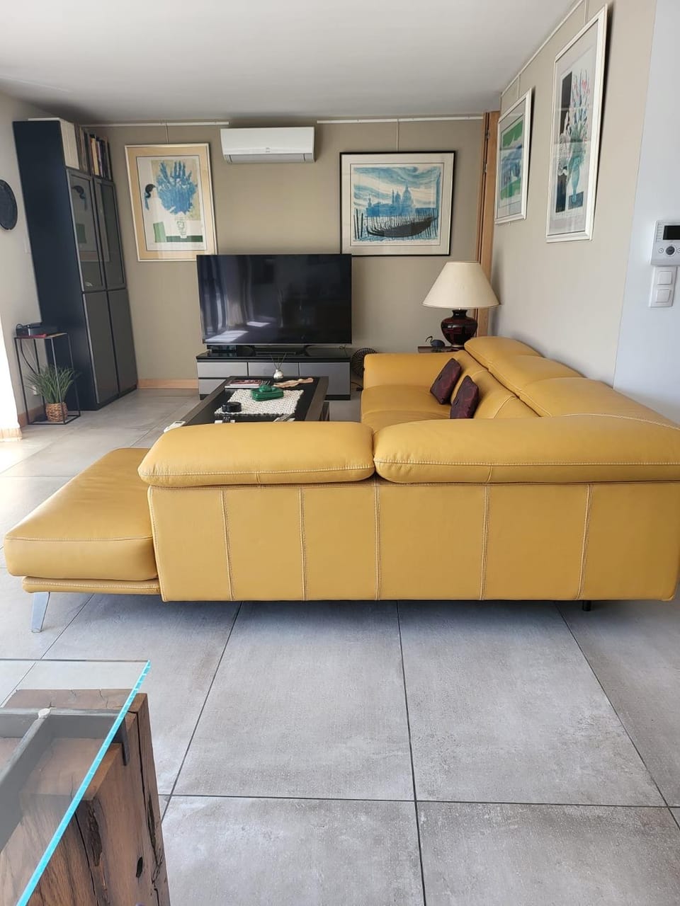 Communal lounge/ TV room