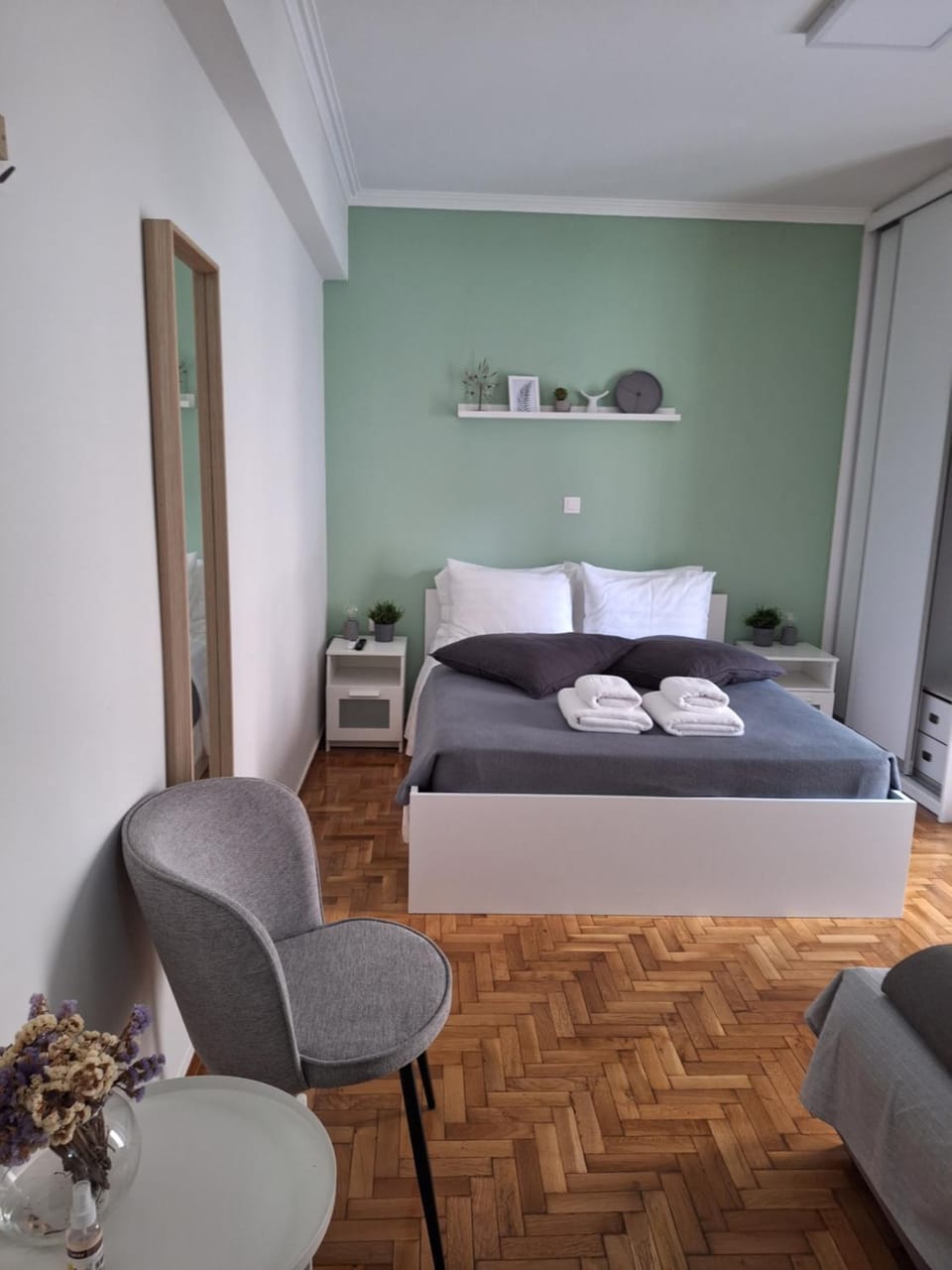 Seating area, Bedroom