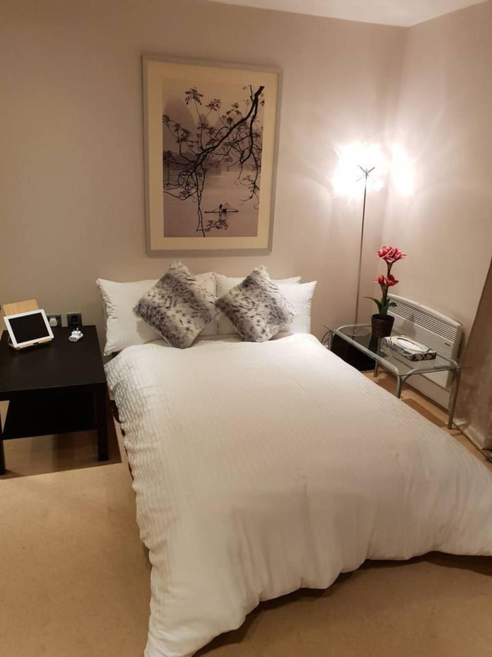 Bed, Photo of the whole room, Bedroom, furniture