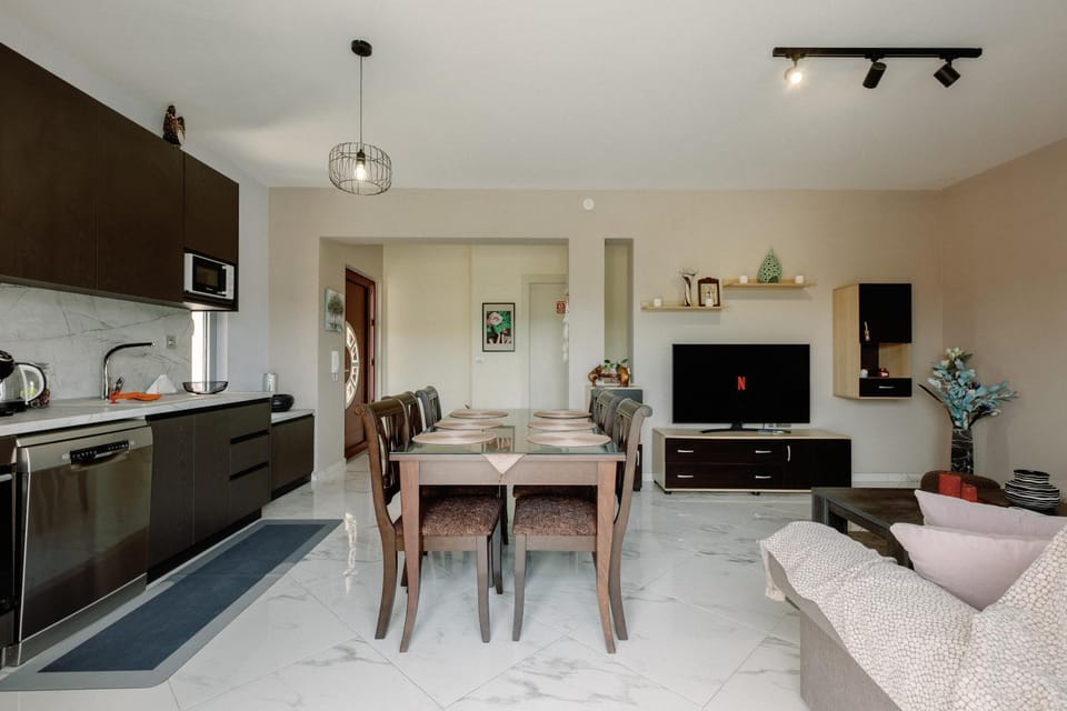 Living room, Dining area, kitchen