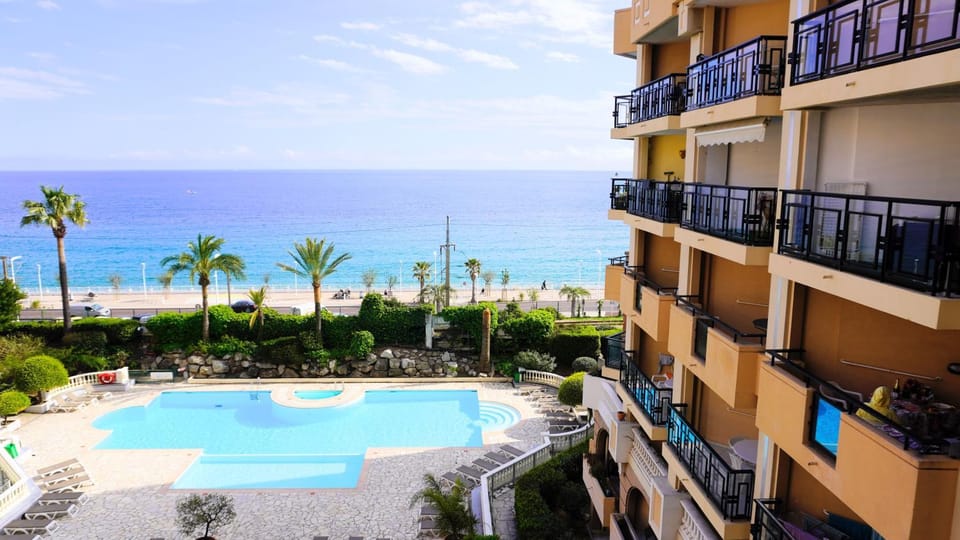 Property building, Sea view, Sea view, Swimming pool