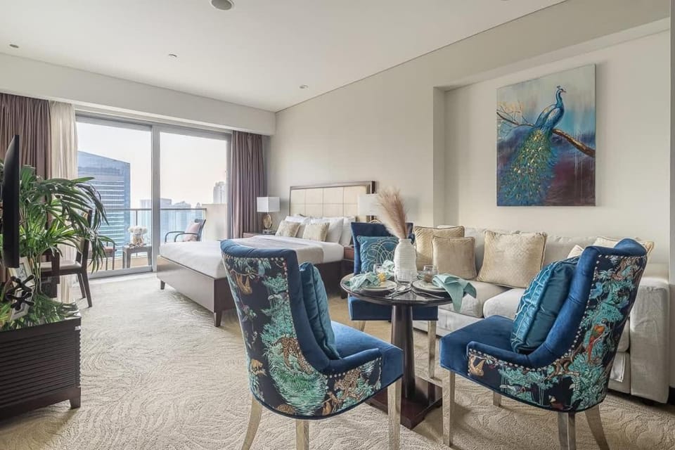 Frank Porter - Emaar Residences Dubai Marina Apartment in Dubai