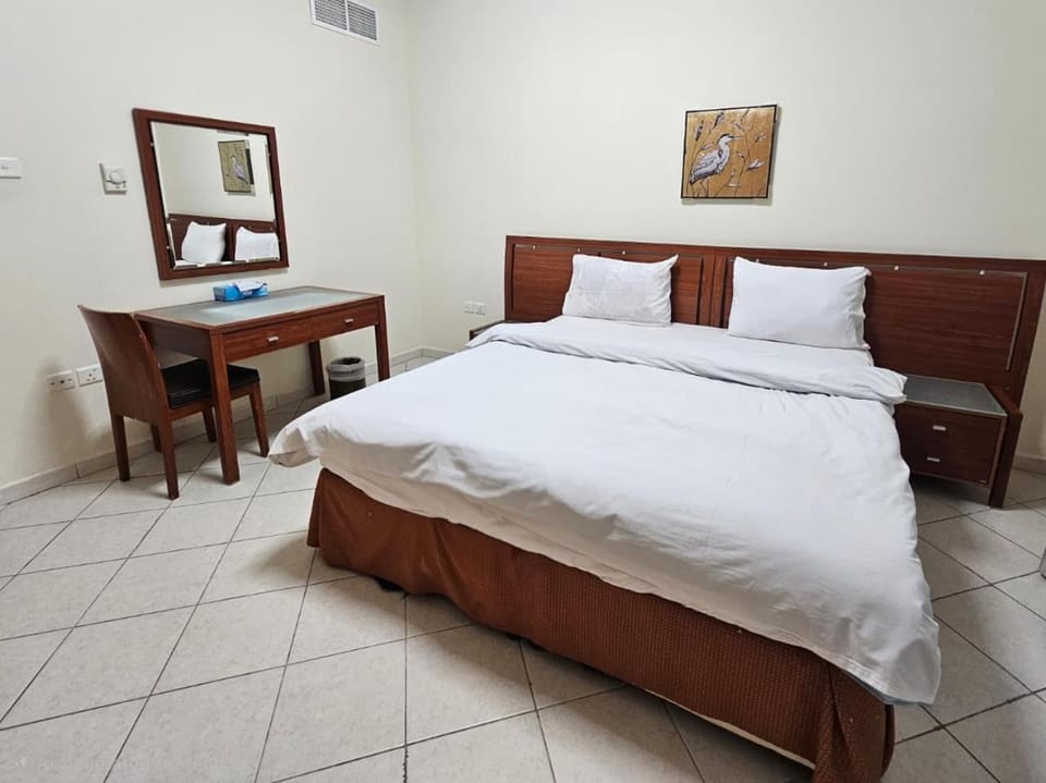 Lovely 2BR Al Deyafa Apartment in Dubai