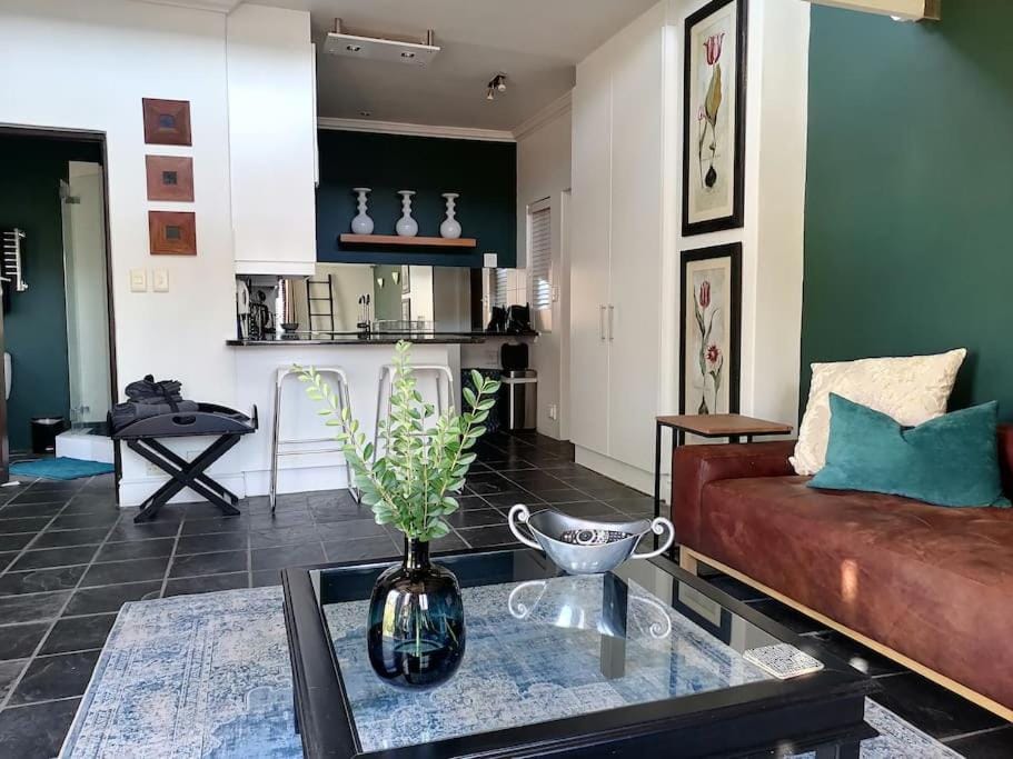 The Lookout Loft, a short stroll into town Apartment in Stellenbosch