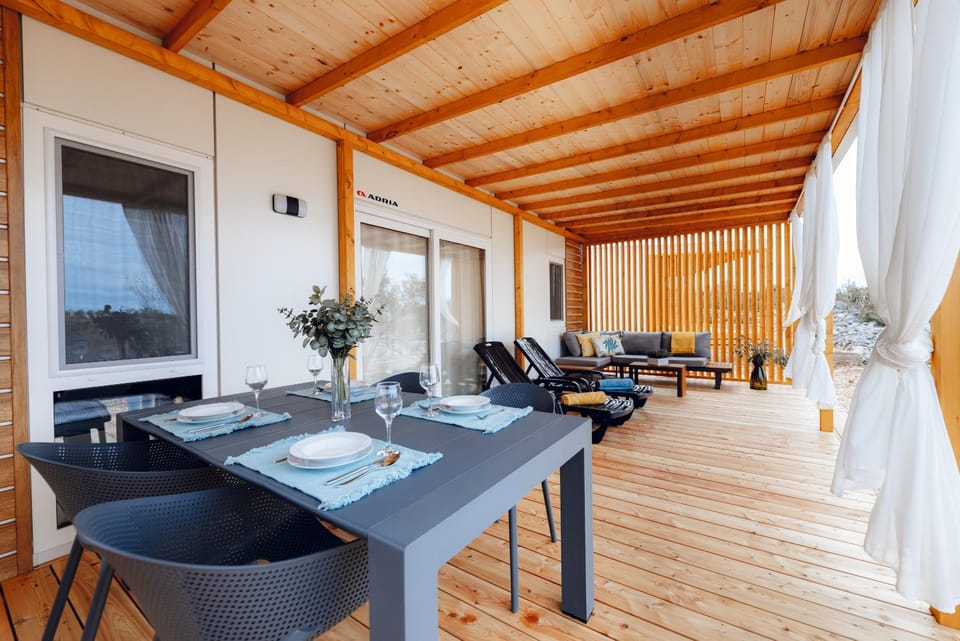 Patio, Seating area, Dining area, sunbed