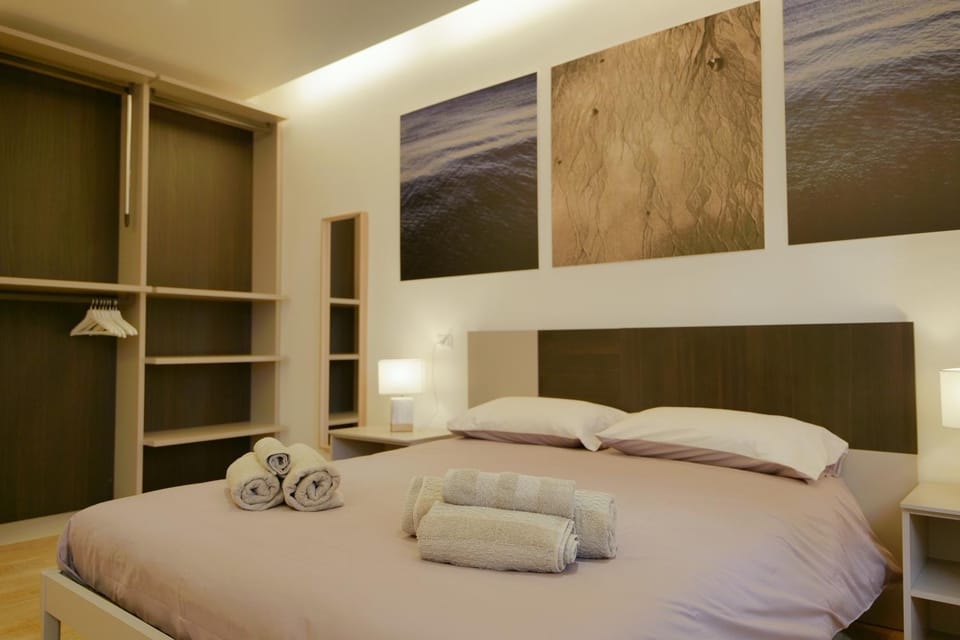 Bed, Photo of the whole room, Bedroom, towels, wardrobe