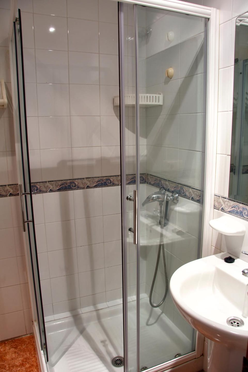 Shower, Bathroom, towels