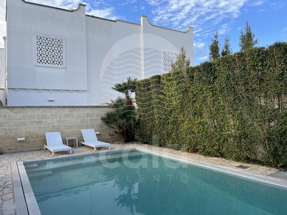 Garden, Garden view, Pool view, Swimming pool, sunbed