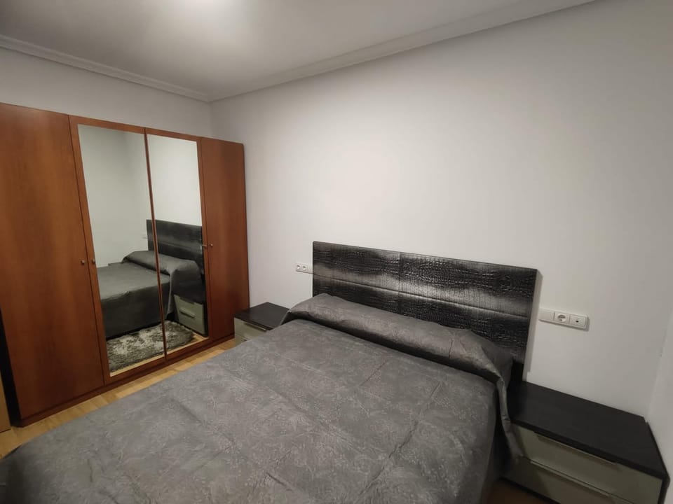 Amplio apartamento con 2 baños Apartment in Logrono