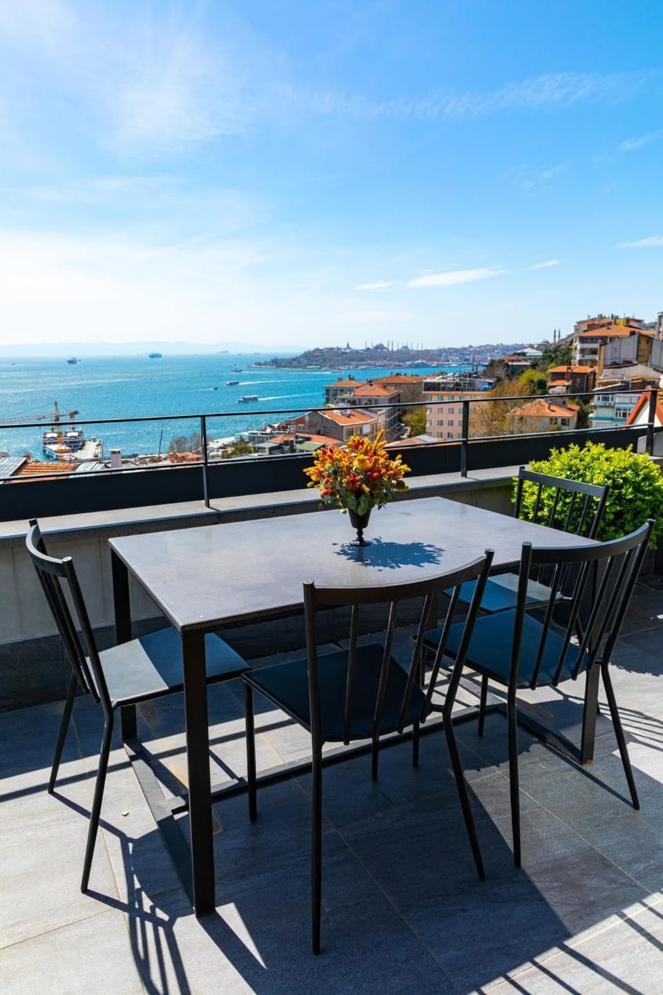 Natural landscape, View (from property/room), Balcony/Terrace, Seating area, Dining area, Sea view