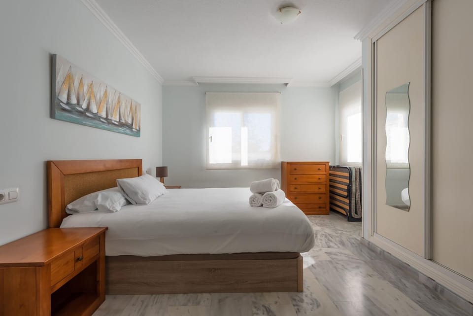Bed, Photo of the whole room, Bedroom, wardrobe, air conditioner