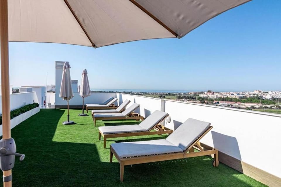 Beautiful Rooftop Pool 3Bed Apartment in Marbella
