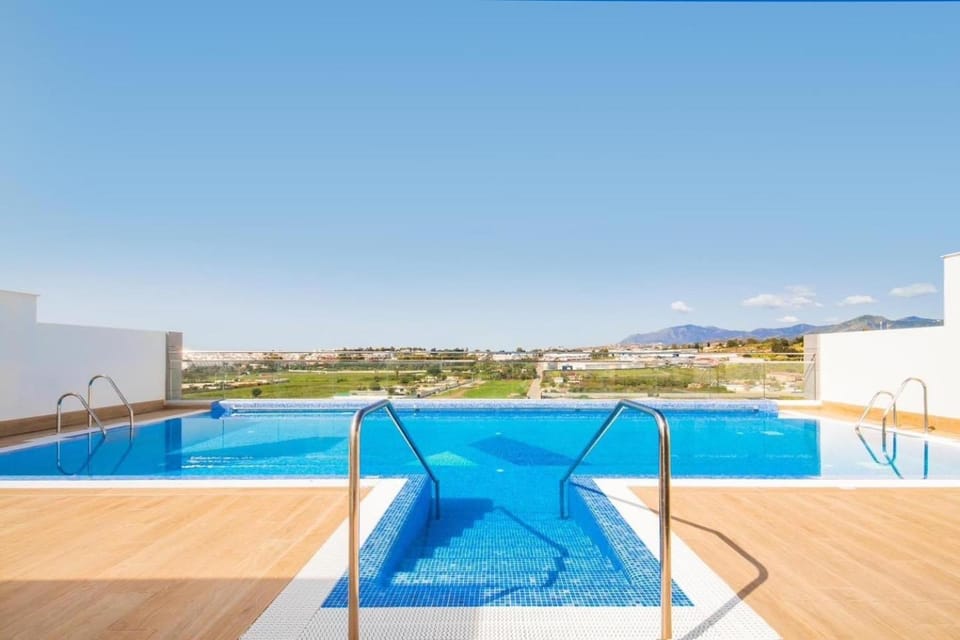 Beautiful Rooftop Pool 3Bed Apartment in Marbella