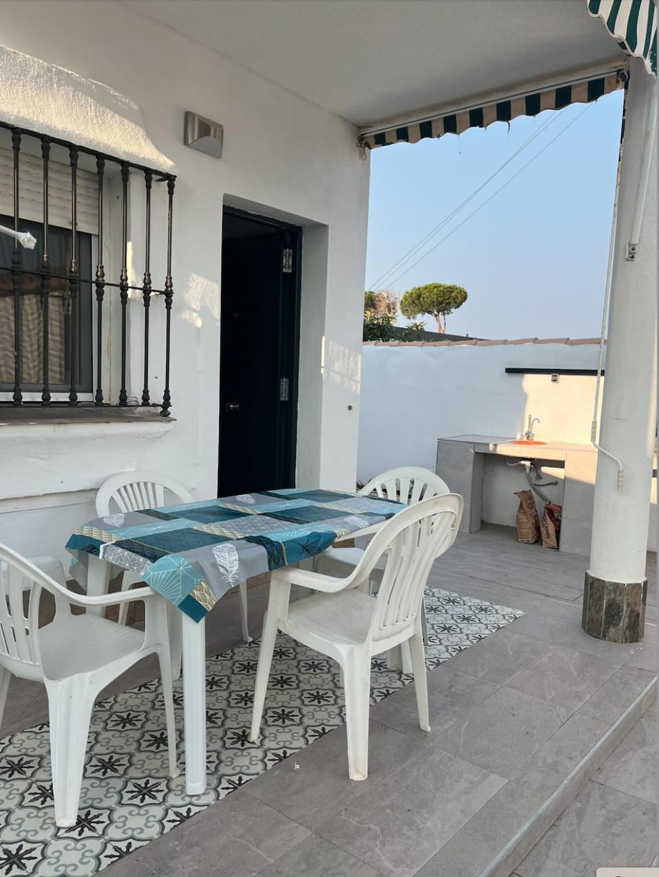 Fantástico chalet con piscina 2 km de la barrosa House in Chiclana de la Frontera