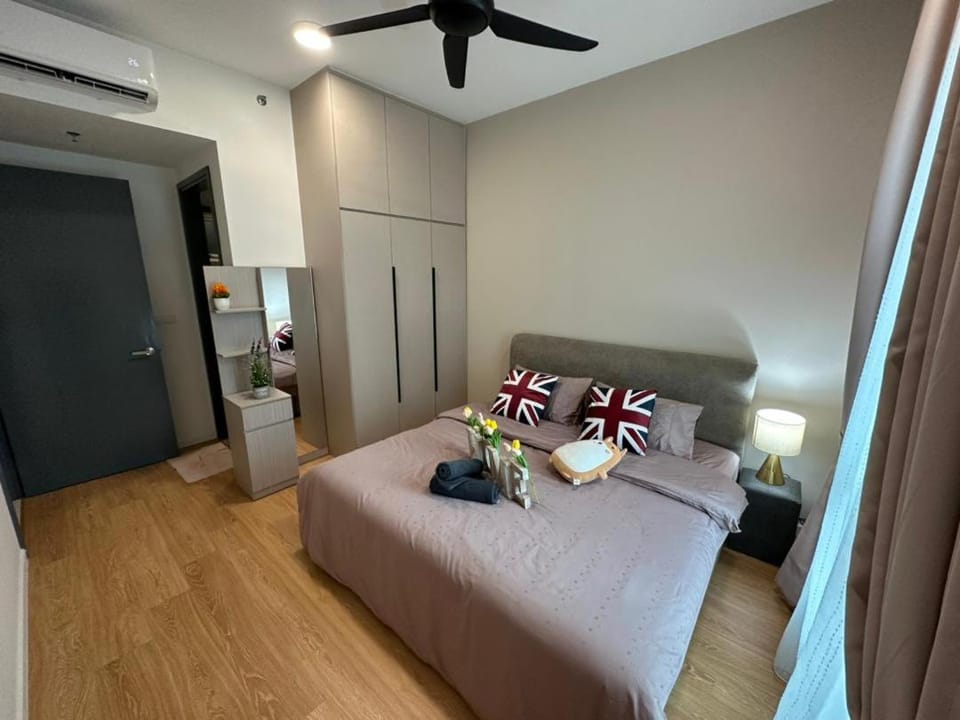 Inspirasi Mont Kiara 3 Rooms Balcony Free WIFI & Carpark By The Homez Apartment in Petaling Jaya