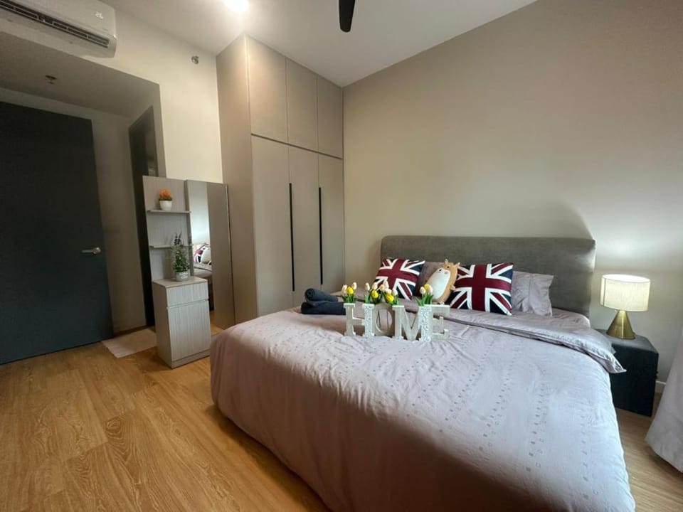 Inspirasi Mont Kiara 3 Rooms Balcony Free WIFI & Carpark By The Homez Apartment in Petaling Jaya