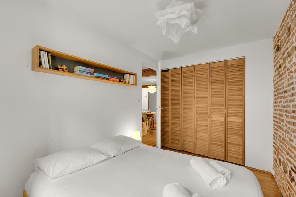 Bedroom, wardrobe