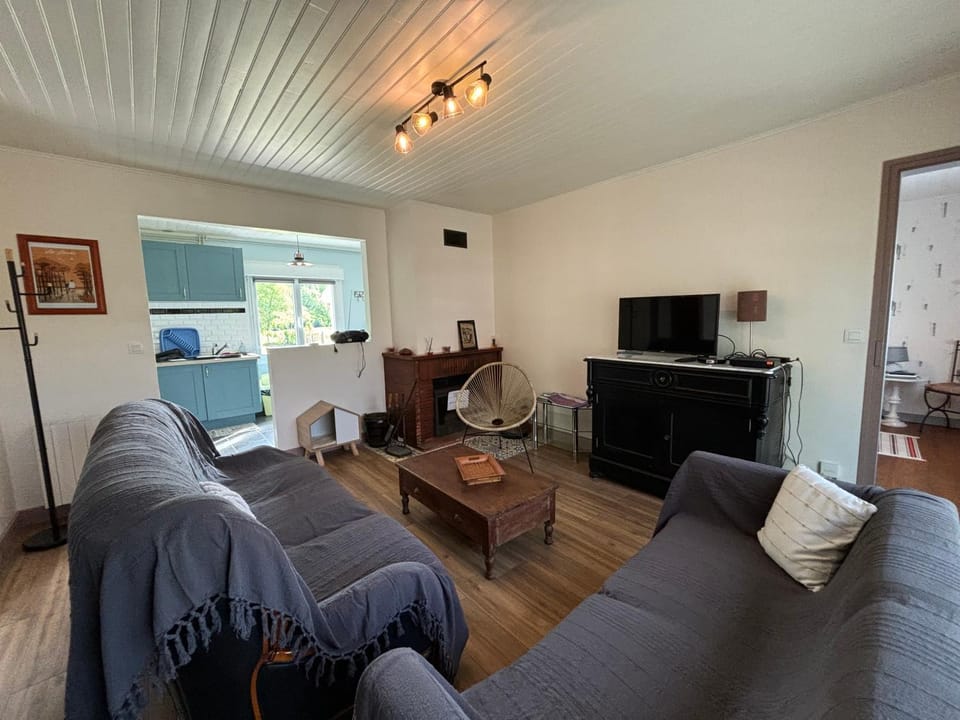 Communal lounge/ TV room, Living room, Seating area