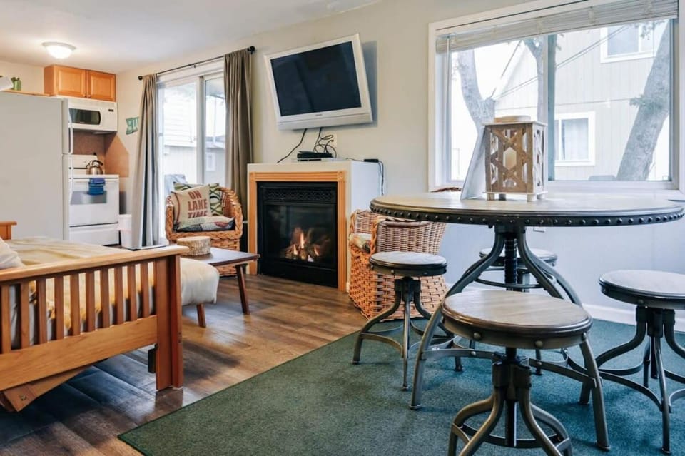 Beach Club of Oscoda Garden Cottage on the Lake House in Oscoda Township