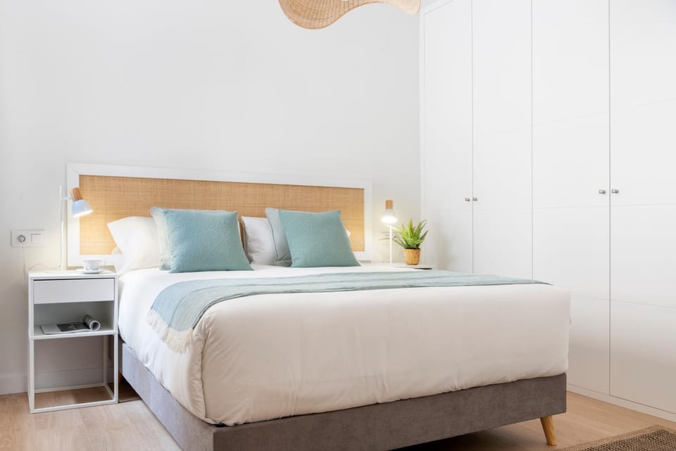 Bed, Photo of the whole room, Bedroom, wardrobe
