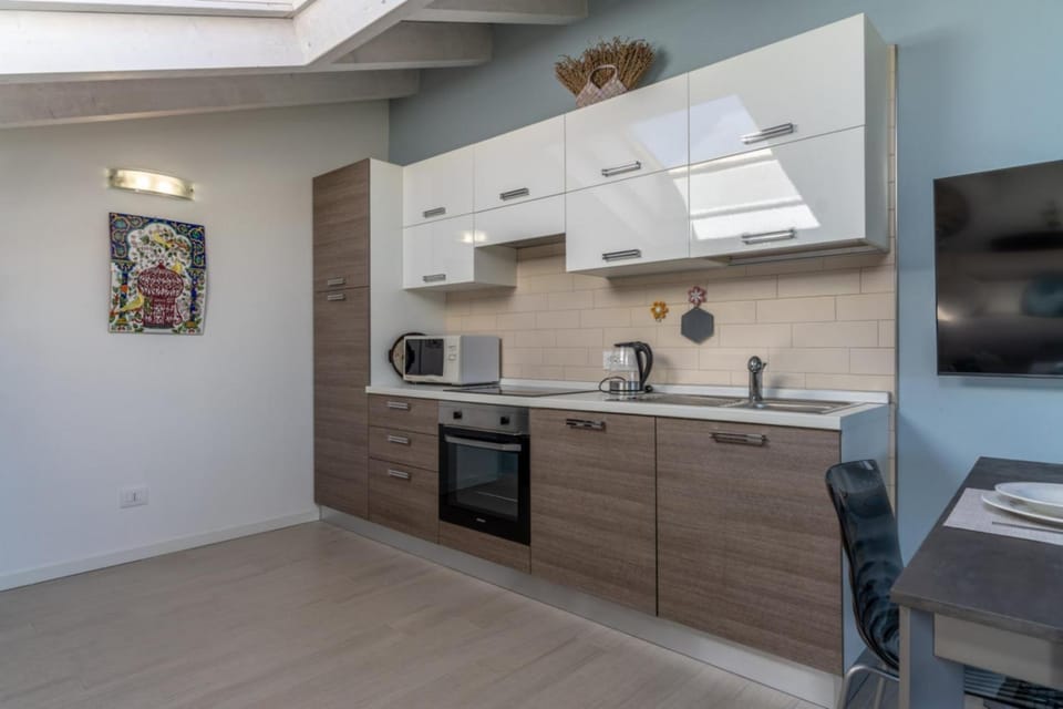 Kitchen or kitchenette, minibar, pet friendly, stove