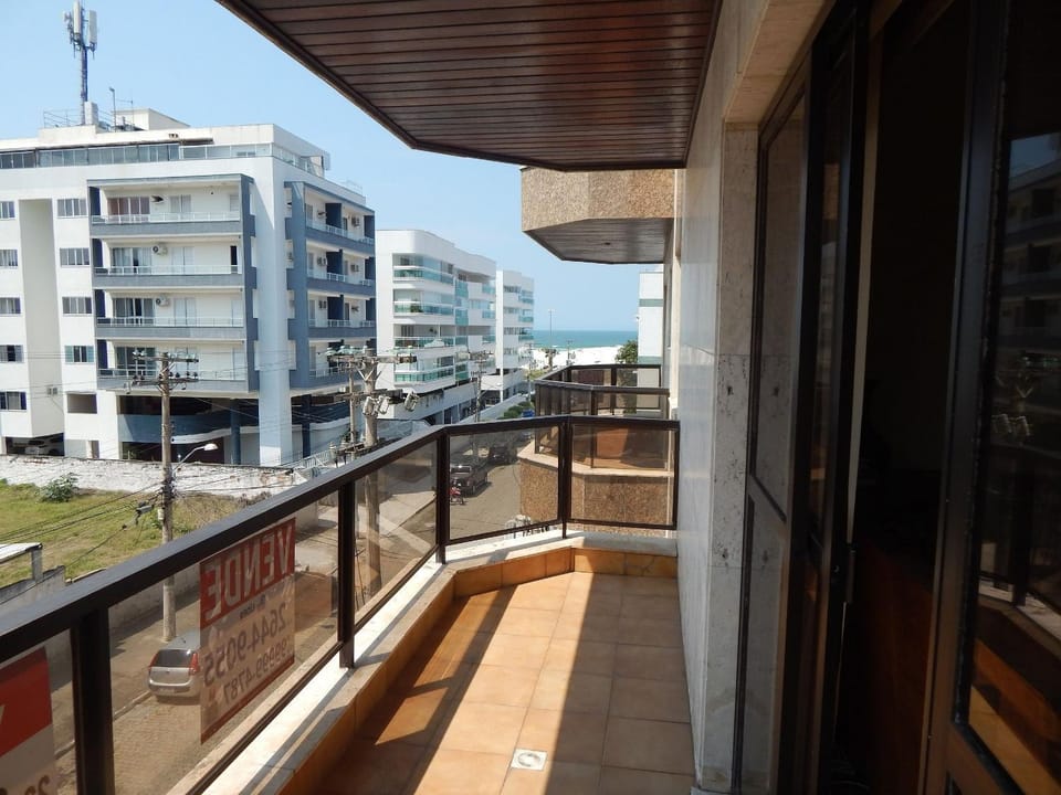 Apto 3 Quartos Quadra da Praia do Forte c/ vista Apartment in Cabo Frio