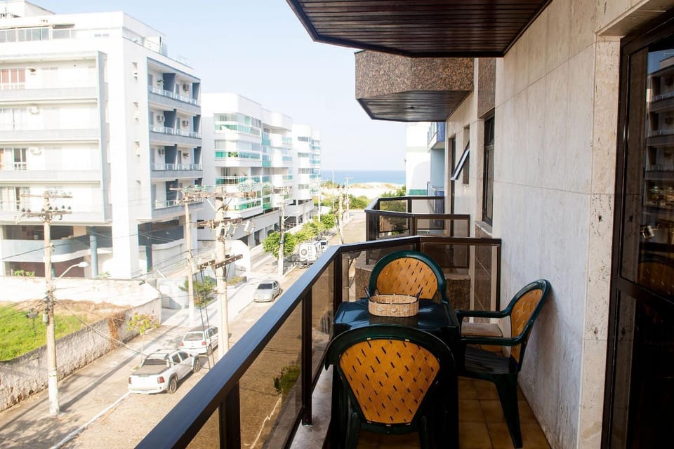Apto 3 Quartos Quadra da Praia do Forte c/ vista Apartment in Cabo Frio