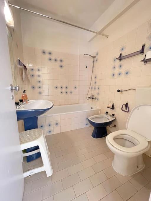 Shower, Toilet, Bathroom, Bath