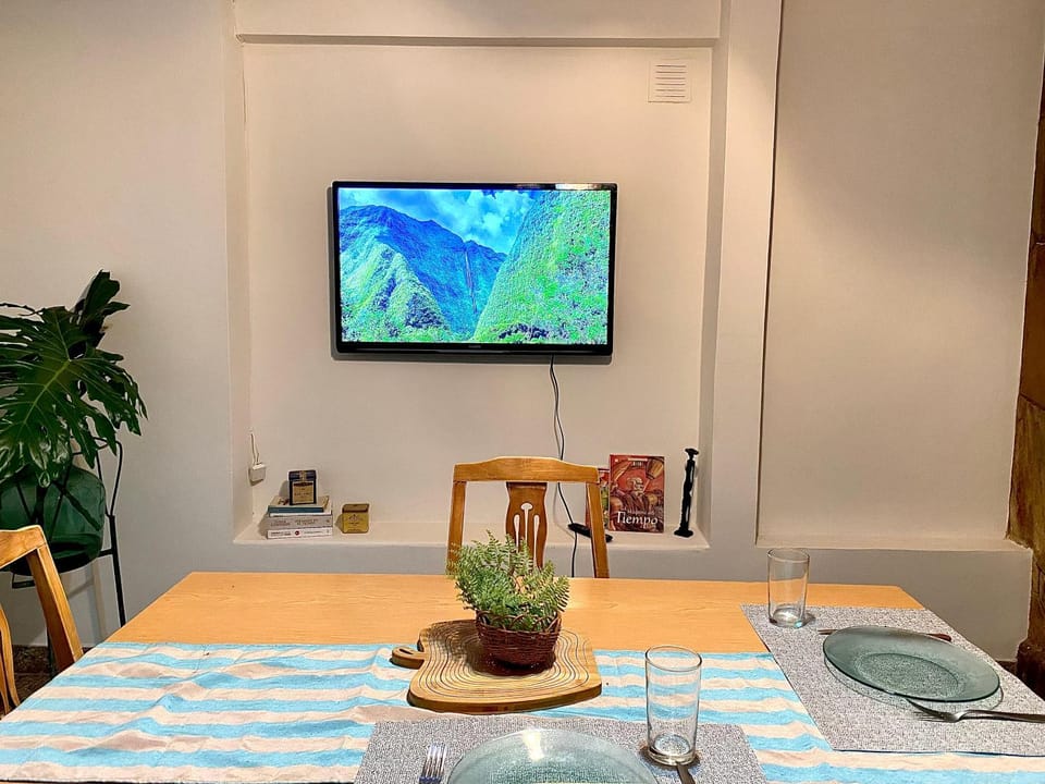 TV and multimedia, Dining area
