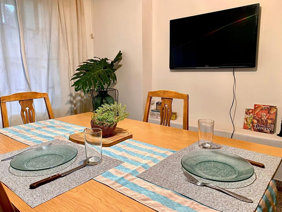 Communal lounge/ TV room, Dining area