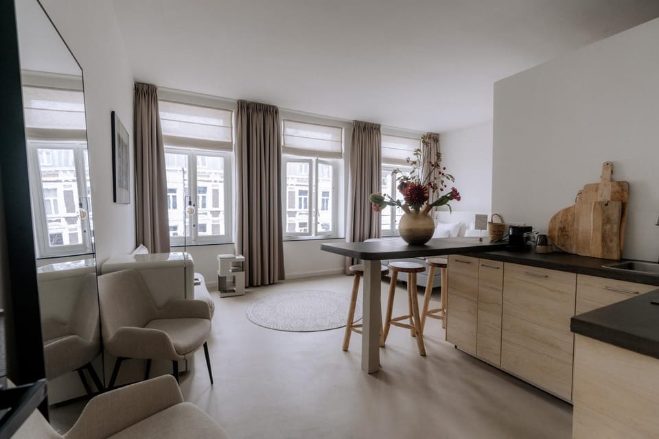 Kitchen or kitchenette, Seating area, Dining area, minibar