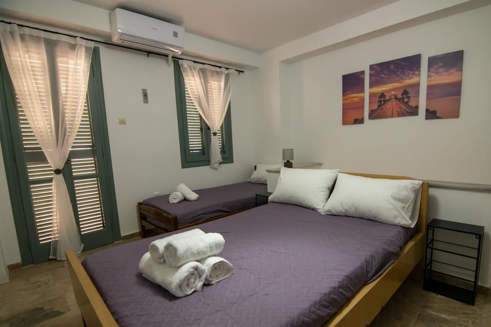 Bedroom, air conditioner