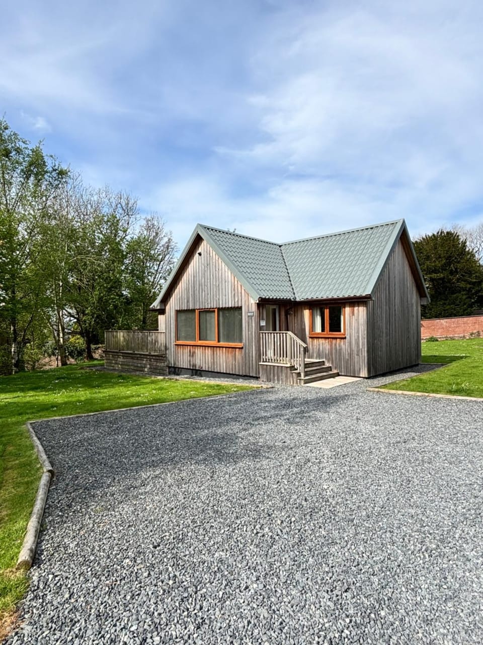 Property building, Natural landscape, Parking